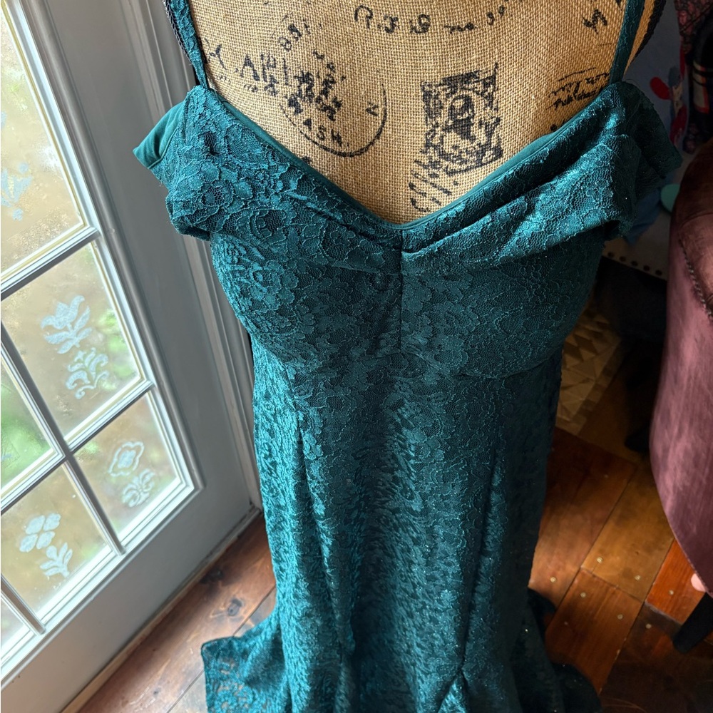 Elegant Emerald Green Ball Gown